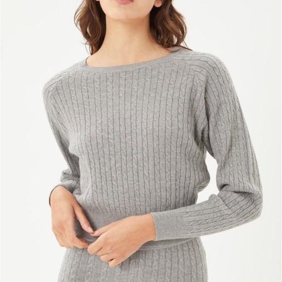 Cable Knit Two Piece Set - Picture 4 of 5